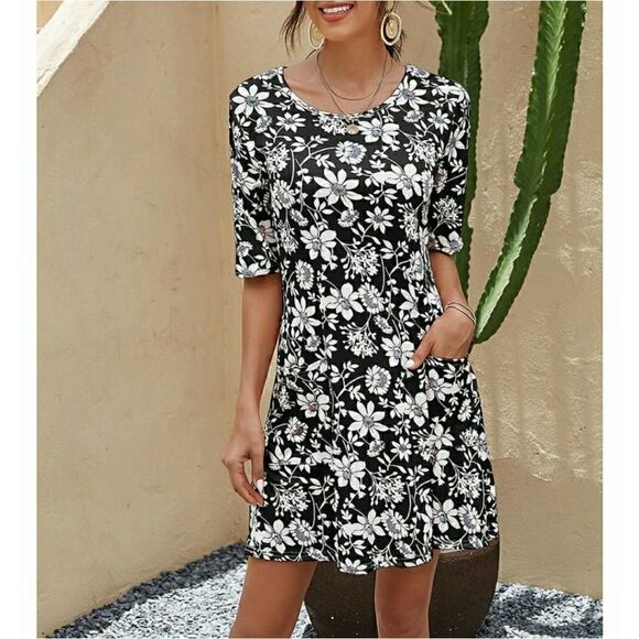 Black Floral Pocket A-Line Dress - Picture 2 of 8